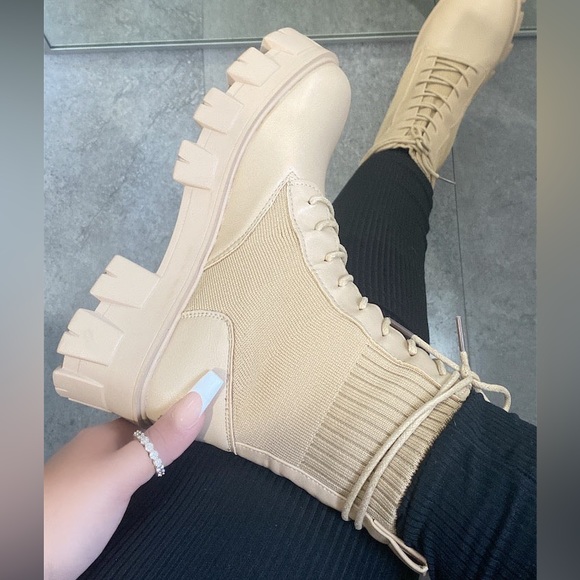 NWT!! CAMEL Women Lug Sole Fly Knit Lace Up Combat Boots *Last Pairs* - Picture 2 of 2